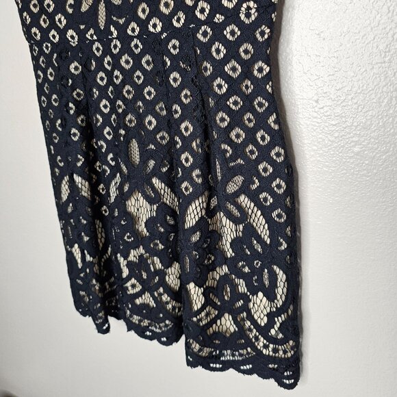 Free People 4 Mini Dress Black Lace Overlay Boho Going Out Event Babydoll V Neck - Picture 3 of 7